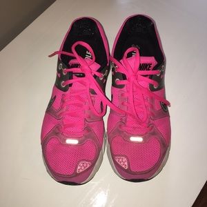 Nike Structure 15 running shoes